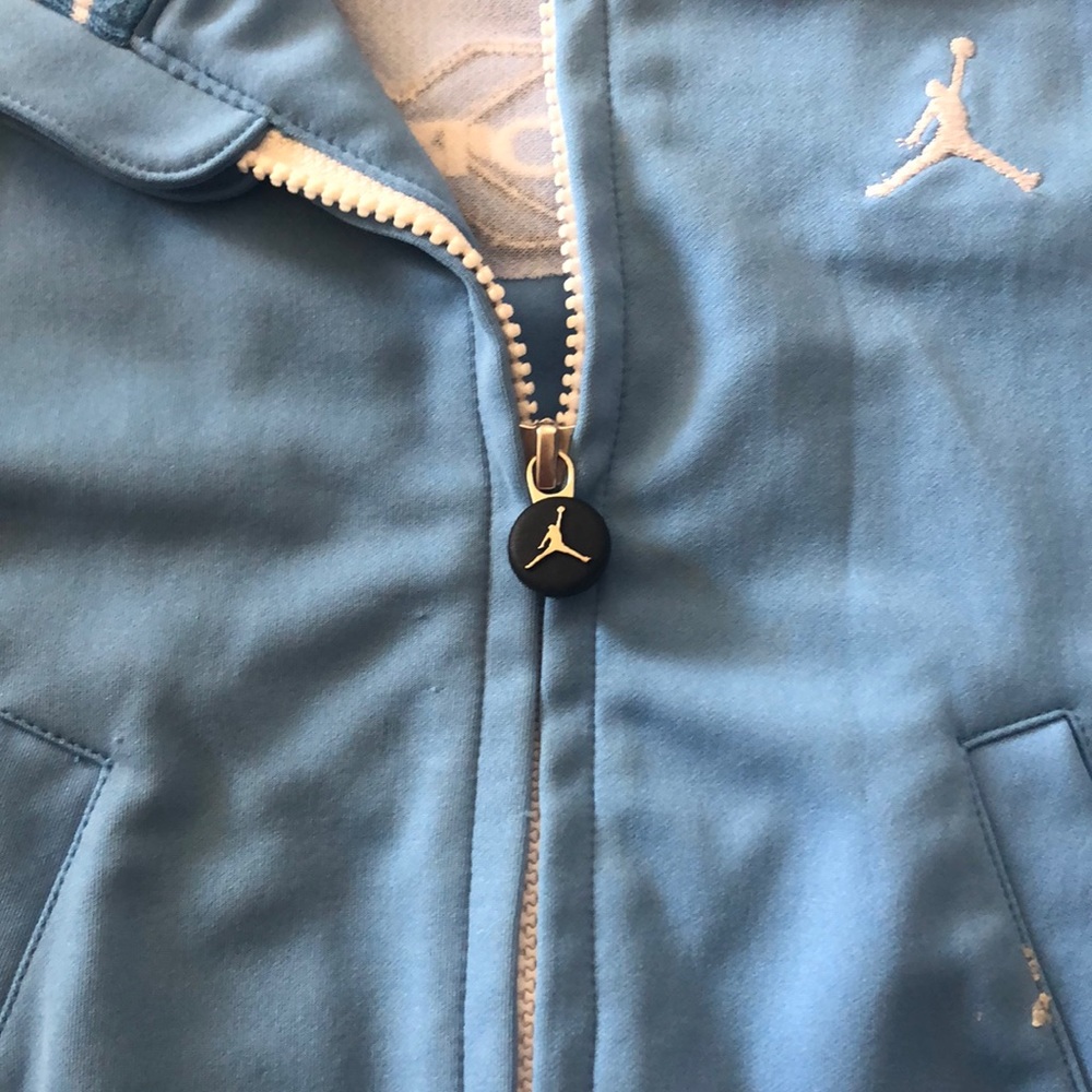 Jordan light blue short sleeve zip up 12 mo - Picture 5 of 5